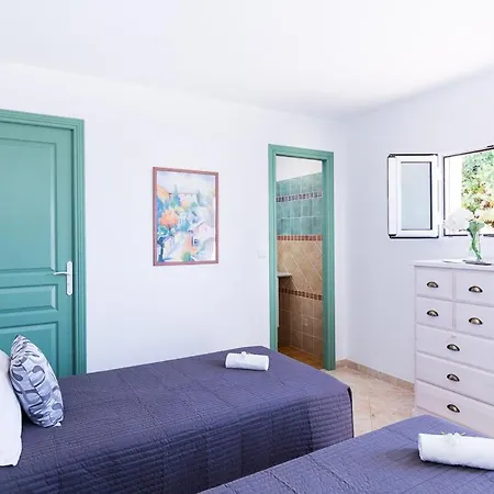 Sleeps 8 Pool Air Con Wifi Villa *