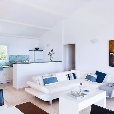 Sleeps 8 Pool Air Con Wifi فيلة *